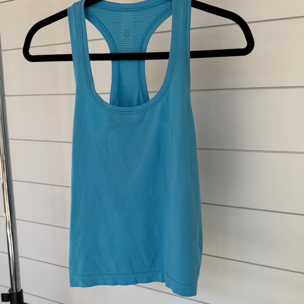 Women’s Lululemon Blue Racerback Waist-Length Tank Top